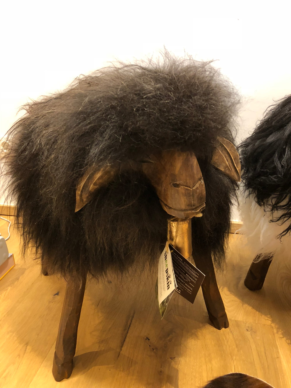 Felle und Hocker — Bild 6