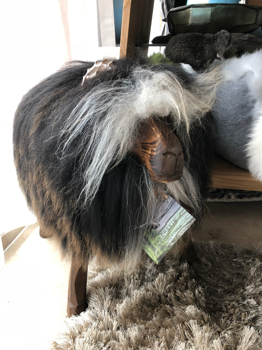 Felle und Hocker — Bild 9